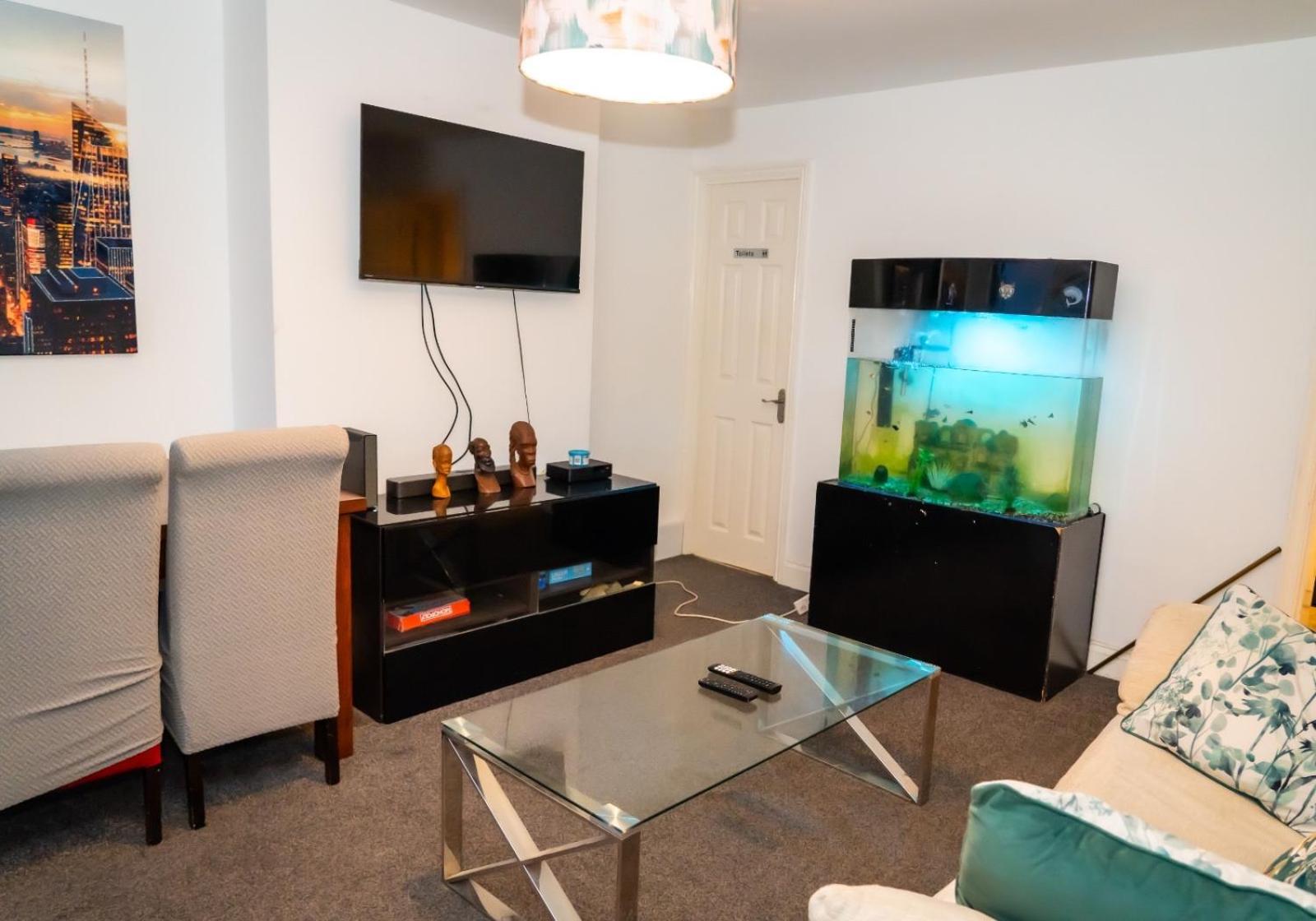 SIRIUS A PROPERTIES - 3 Bedrooms - - Amazing Hillside Views of Derby City Centre - - Free WIFI - - NETFLIX - - SKY-SPORTS - - MONOPOLY - - UNO - - CARDS Eksteriør billede