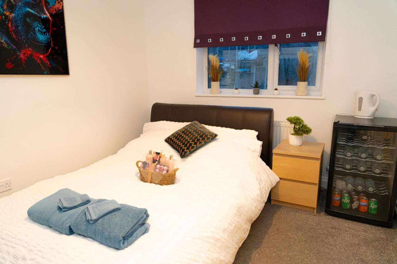 SIRIUS A PROPERTIES - 3 Bedrooms - - Amazing Hillside Views of Derby City Centre - - Free WIFI - - NETFLIX - - SKY-SPORTS - - MONOPOLY - - UNO - - CARDS Eksteriør billede